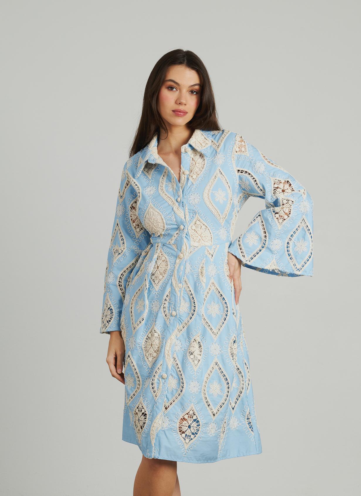 ROBE COURTE AVEC DÉTAILS BRODÉS