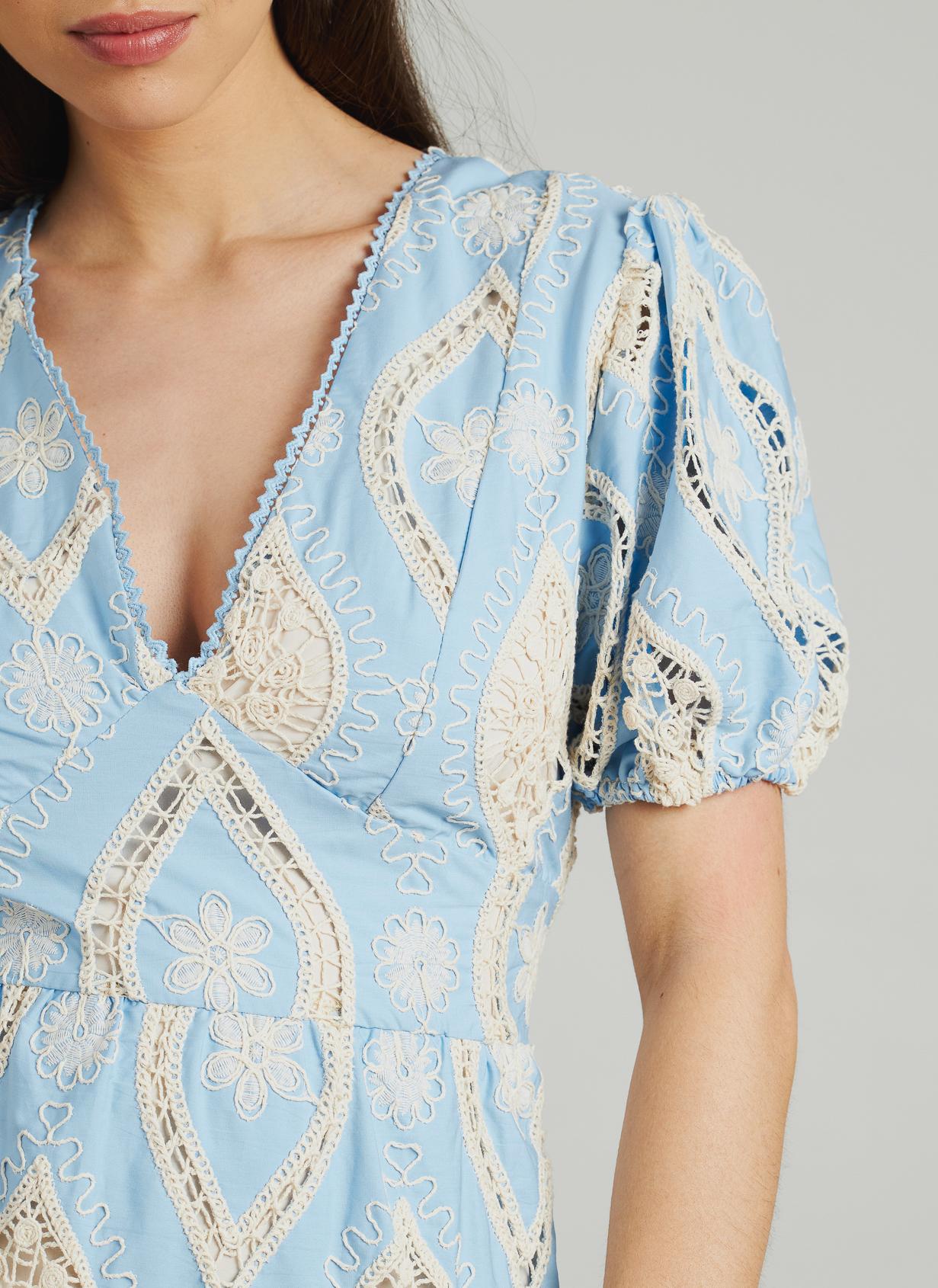 VESTIDO CORTO BORDADOS